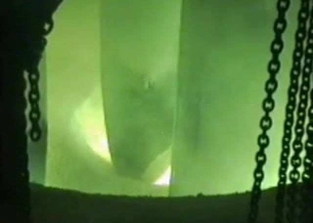 Horno de arco eléctrico para fusión de magnesia (MgO) a 3800°C (interior)